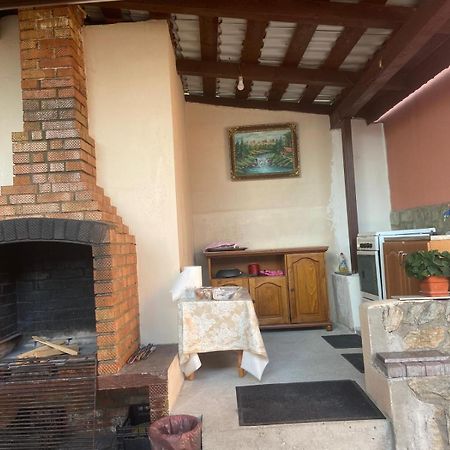 Pensiunea Casa Deny Novaci-Străini Εξωτερικό φωτογραφία