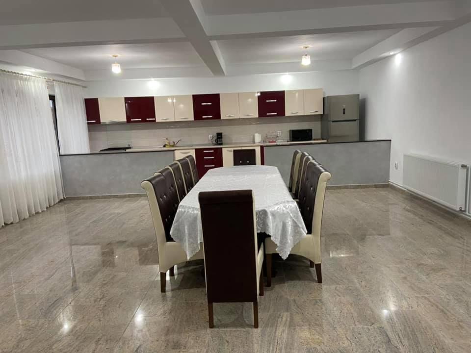 Pensiunea Casa Deny Novaci-Străini Εξωτερικό φωτογραφία