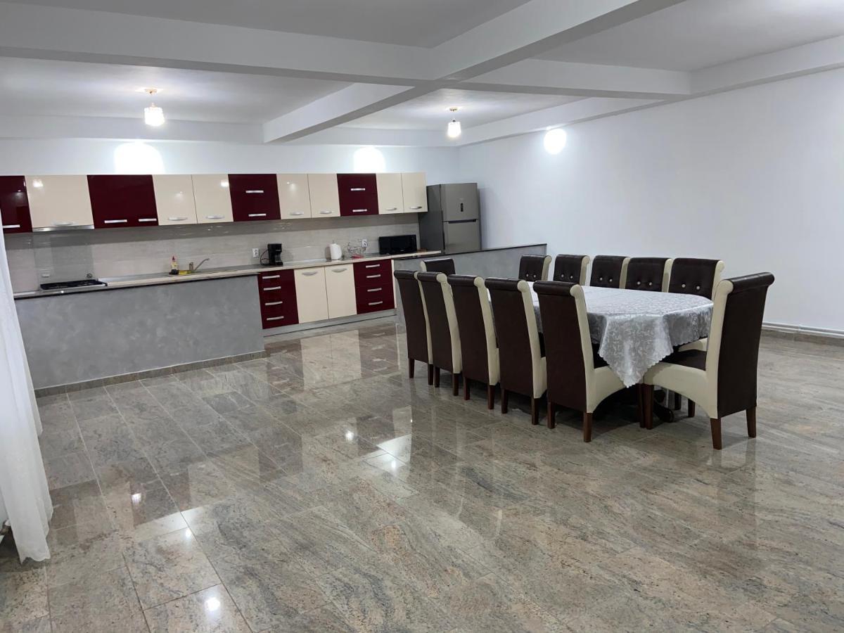 Pensiunea Casa Deny Novaci-Străini Εξωτερικό φωτογραφία