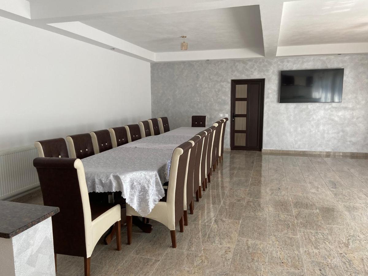 Pensiunea Casa Deny Novaci-Străini Εξωτερικό φωτογραφία