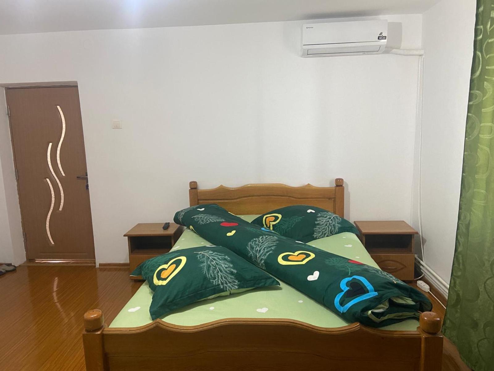 Pensiunea Casa Deny Novaci-Străini Εξωτερικό φωτογραφία